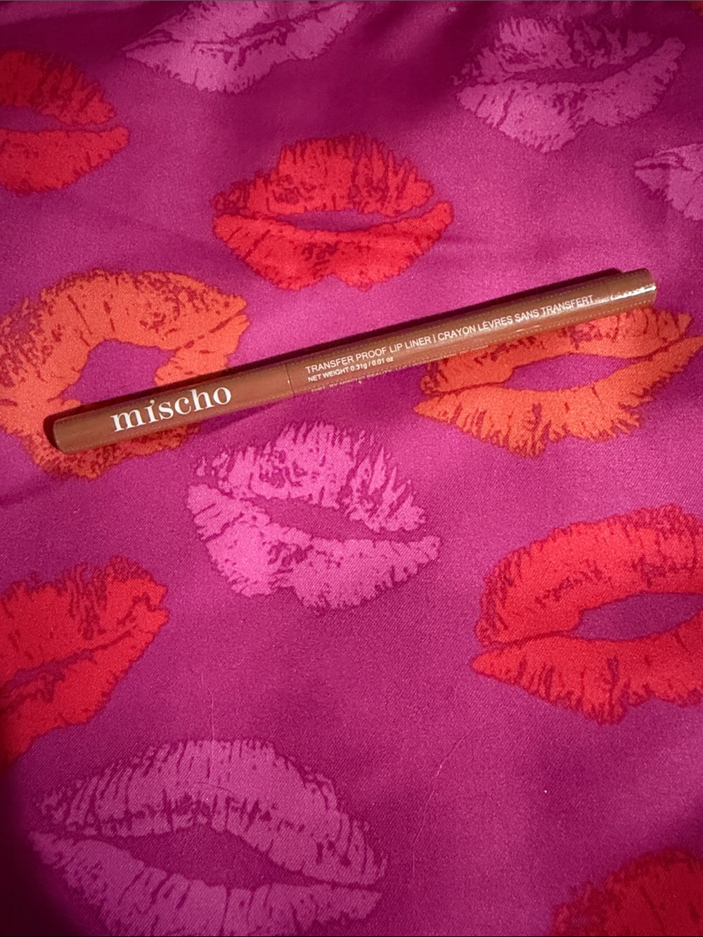 3/$15 🌸 Mischo Transfer-Proof Lip Liner — Smooth Definition in Most Wanted